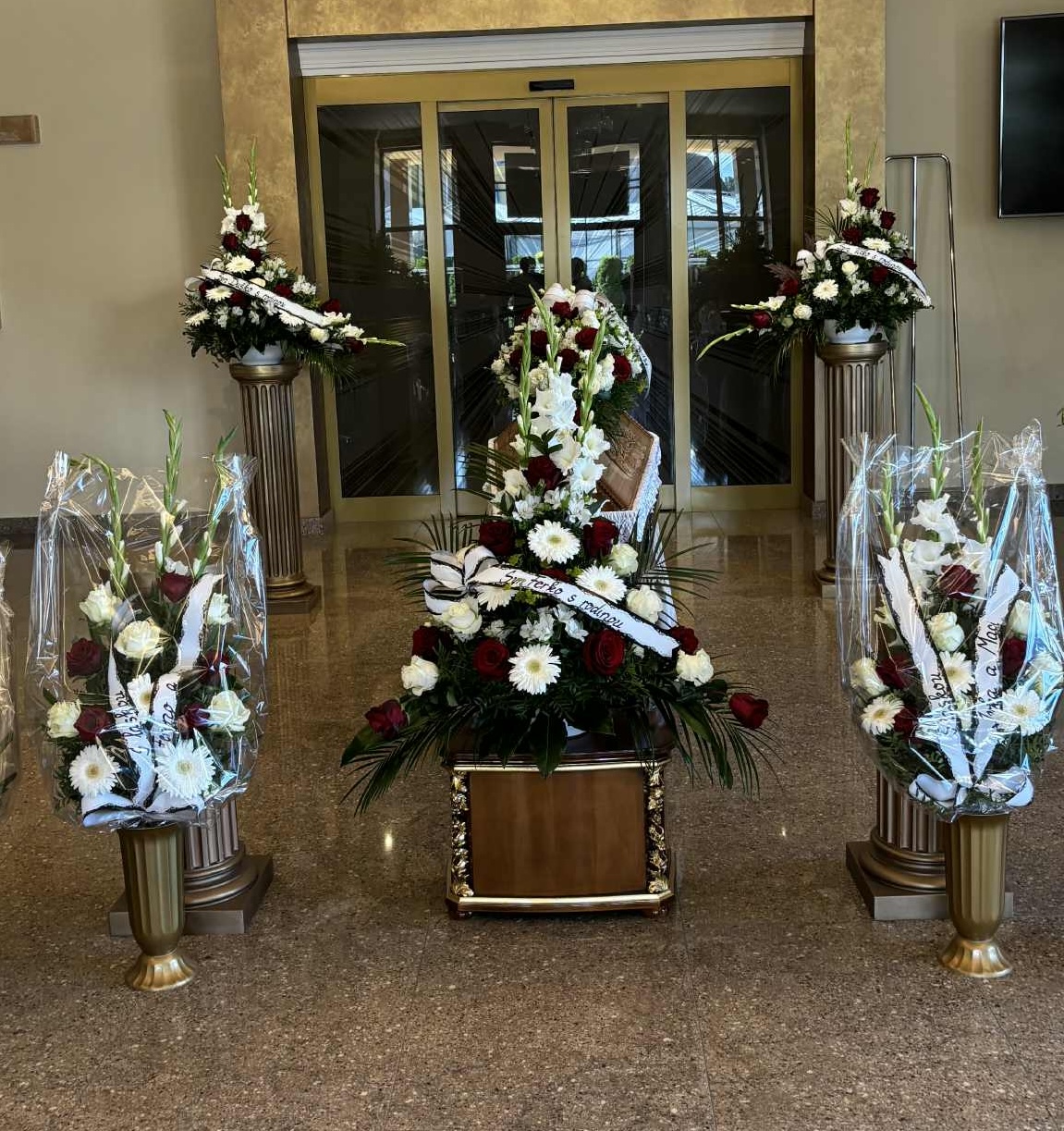 Smútočné výzdoby